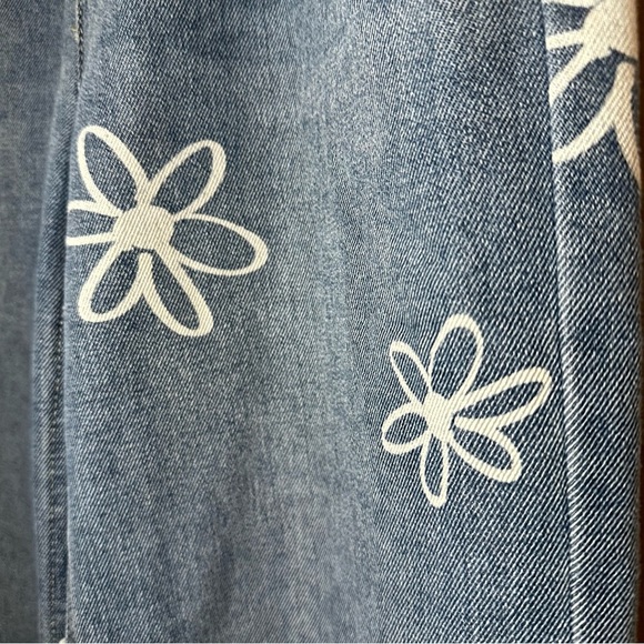 Justice Bleached Daisy Wide Leg Open Flare Denim - Picture 4 of 11